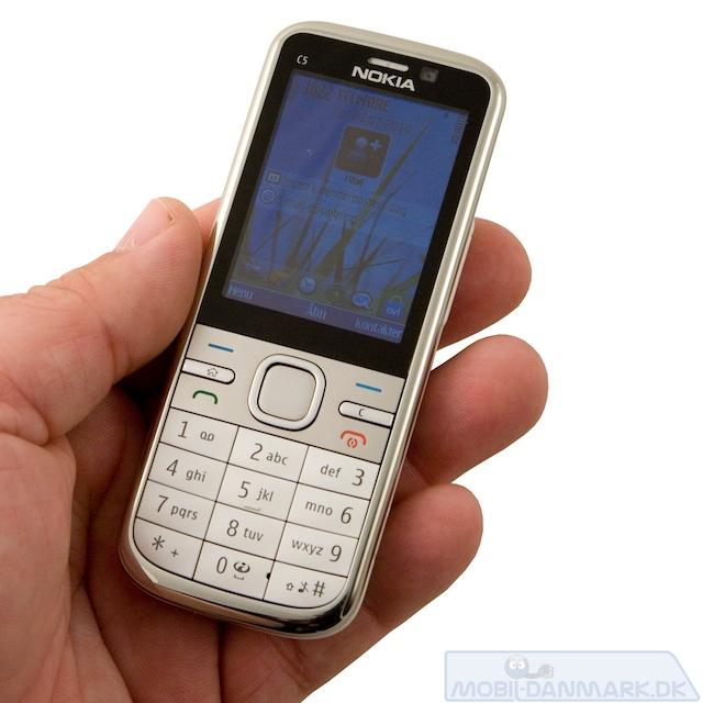 Nokia C5 er en rigtig fin størrelse telefon